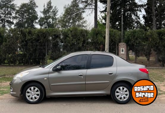 Autos - Peugeot 207 2016 Nafta 198000Km - En Venta