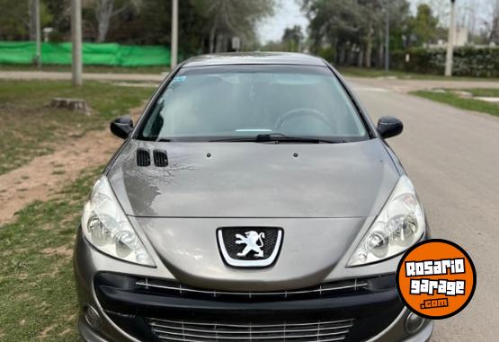 Autos - Peugeot 207 2016 Nafta 198000Km - En Venta