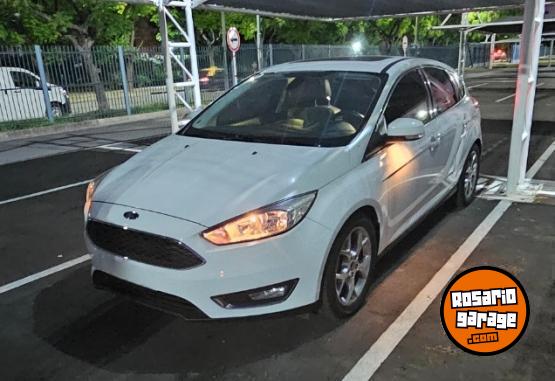 Autos - Ford FOCUS SE PLUS MT 2015 Nafta 101000Km - En Venta