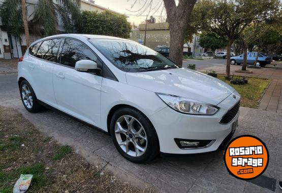 Autos - Ford FOCUS SE PLUS MT 2015 Nafta 101000Km - En Venta