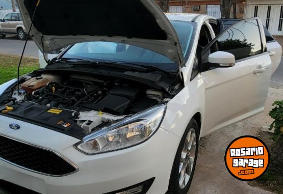 Autos - Ford FOCUS SE PLUS MT 2015 Nafta 101000Km - En Venta