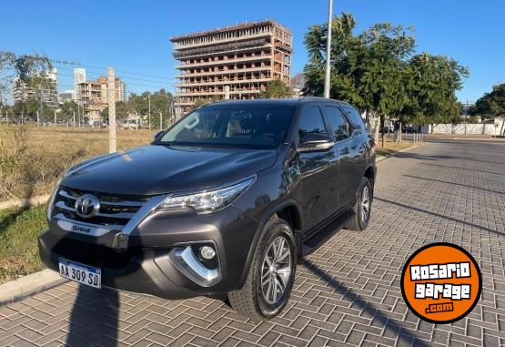 Camionetas - Toyota SW4 SRX 2017 Diesel 100000Km - En Venta