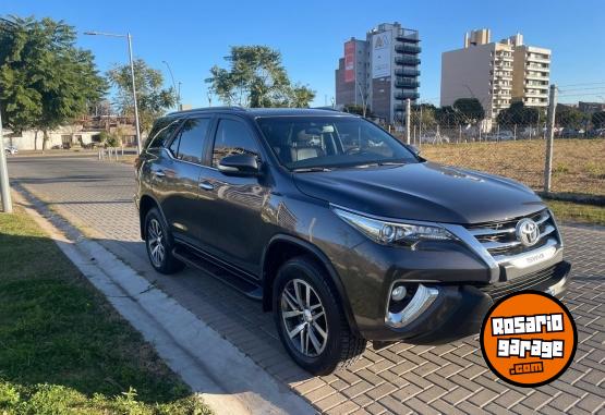 Camionetas - Toyota SW4 SRX 2017 Diesel 100000Km - En Venta