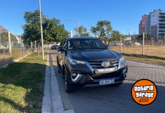 Camionetas - Toyota SW4 SRX 2017 Diesel 100000Km - En Venta