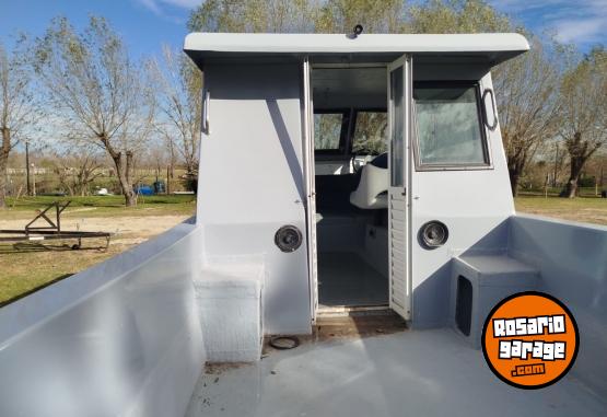 Embarcaciones - Lancha Tracker  cabinado 7m con motor Mercury 90hp - En Venta