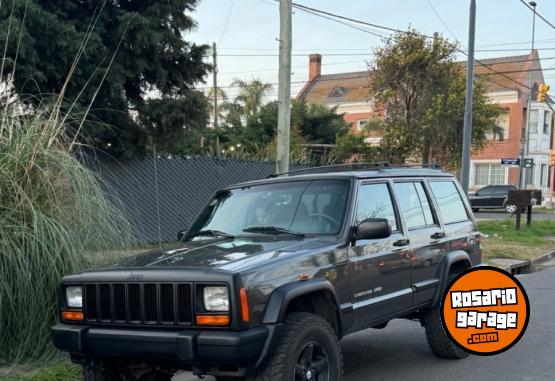 Camionetas - Jeep Cherokee 2000 Nafta 295000Km - En Venta