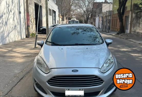 Autos - Ford Fiesta Kinetic 2014 Nafta 120000Km - En Venta