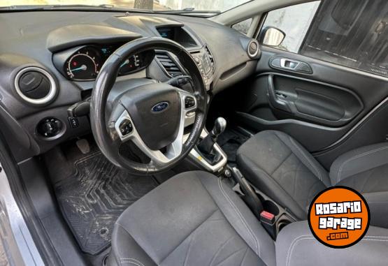 Autos - Ford Fiesta Kinetic 2014 Nafta 120000Km - En Venta