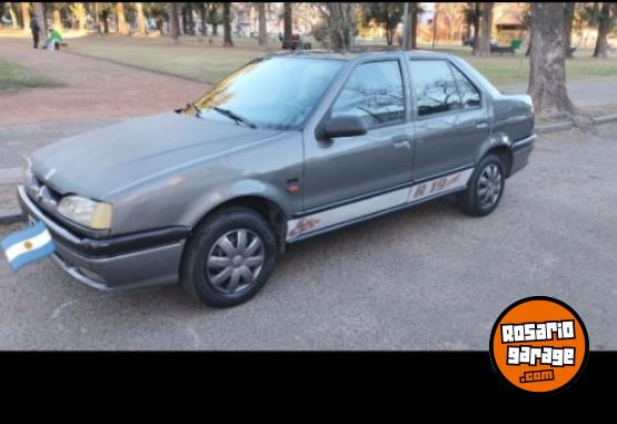 Autos - Renault 19 inyeccin 1995 Nafta 99999Km - En Venta