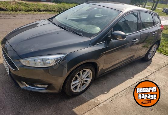 Autos - Ford Focus SE MT. 5 ptas. 2017 Nafta 111111Km - En Venta