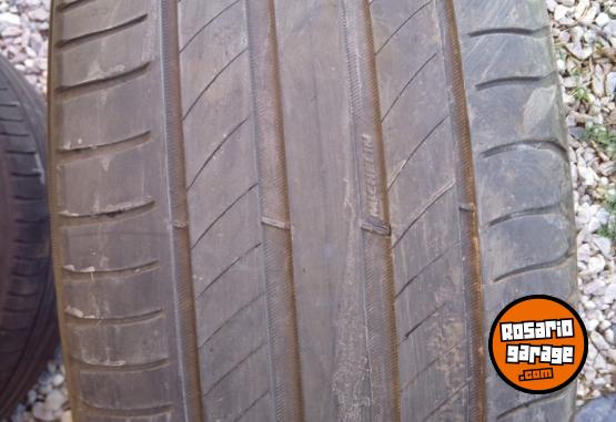 Accesorios para Autos - Vendo cubiertas Michelin rodado 215/55/18 - En Venta