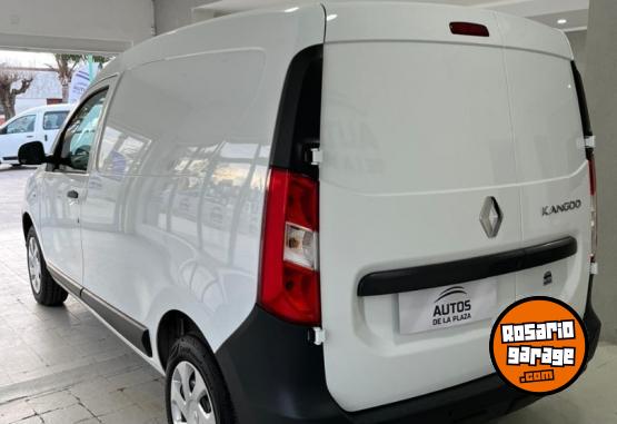 Utilitarios - Renault Kangoo Express Furgon 2024 Nafta 0Km - En Venta