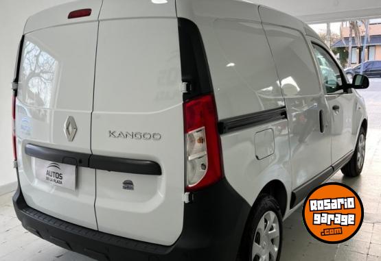 Utilitarios - Renault Kangoo Express Furgon 2024 Nafta 0Km - En Venta