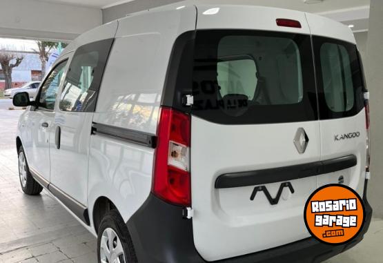 Utilitarios - Renault Kangoo Express Confort 2024 Nafta 0Km - En Venta