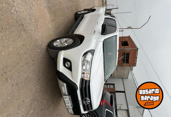 Camionetas - Toyota Hilux SR - 4x4 2018 Diesel 255000Km - En Venta