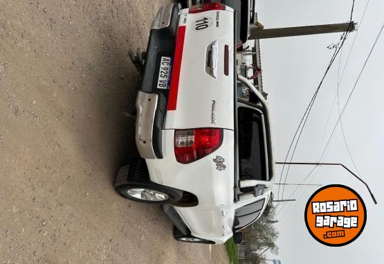 Camionetas - Toyota Hilux SR - 4x4 2018 Diesel 255000Km - En Venta