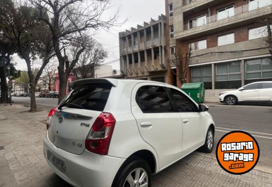 Autos - Toyota Etios Xls 5p 1.5 2017 Nafta 85000Km - En Venta