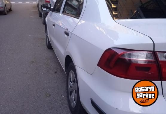 Autos - Volkswagen voyage 2015 Nafta 84000Km - En Venta