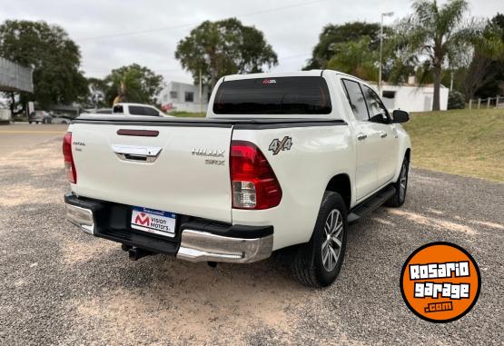 Camionetas - Toyota HILUX 2.8 4X4 SRX AT 2018 Diesel 158000Km - En Venta