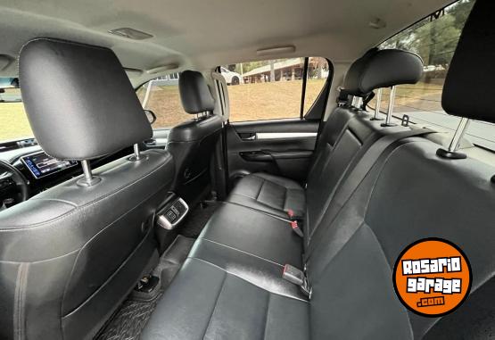 Camionetas - Toyota HILUX 2.8 4X4 SRX AT 2018 Diesel 158000Km - En Venta