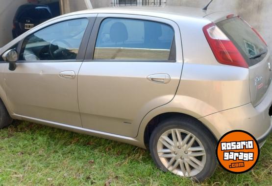 Autos - Fiat PUNTO 1.6 ESSENCE 5 PUERT 2010 GNC 180000Km - En Venta