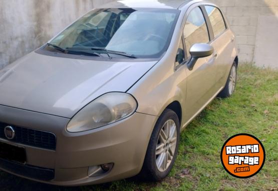 Autos - Fiat PUNTO 1.6 ESSENCE 5 PUERT 2010 GNC 180000Km - En Venta