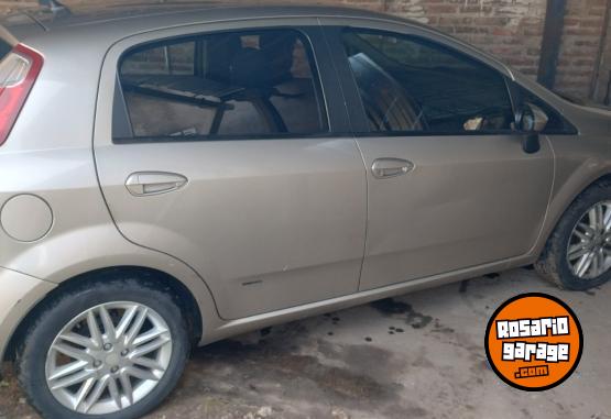 Autos - Fiat PUNTO 1.6 ESSENCE 5 PUERT 2010 GNC 180000Km - En Venta