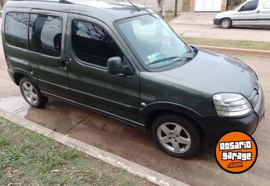 Utilitarios - Peugeot Partner 2011 Nafta 200000Km - En Venta