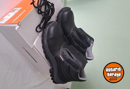 Indumentaria - Vendo botines dielectricos - En Venta