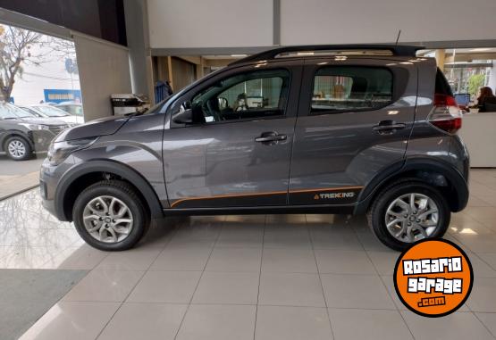 Autos - Fiat Mobi Trekking 2024 Nafta 0Km - En Venta