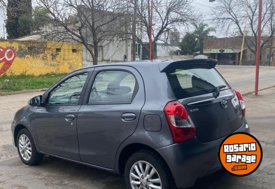 Autos - Toyota Etios 2016 Nafta 108000Km - En Venta