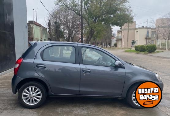 Autos - Toyota Etios 2016 Nafta 108000Km - En Venta