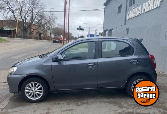 Autos - Toyota Etios 2016 Nafta 108000Km - En Venta