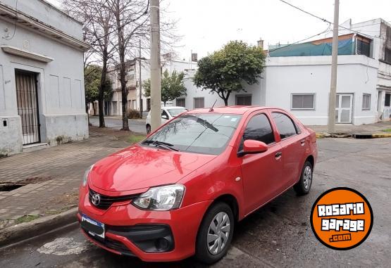 Autos - Toyota Etios 2018 Nafta 80000Km - En Venta