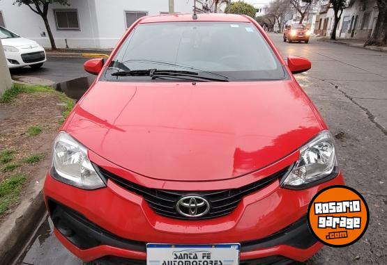 Autos - Toyota Etios 2018 Nafta 80000Km - En Venta