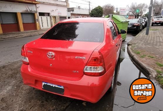 Autos - Toyota Etios 2018 Nafta 80000Km - En Venta