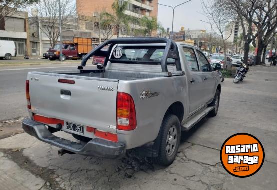 Camionetas - Toyota HILUX 2.5 4X4 TD DX 2008 Diesel 335000Km - En Venta