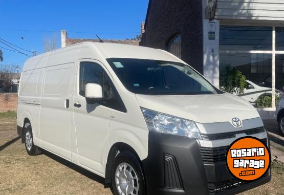 Utilitarios - Toyota Hiace 3A L2H2 2024 Diesel 100Km - En Venta