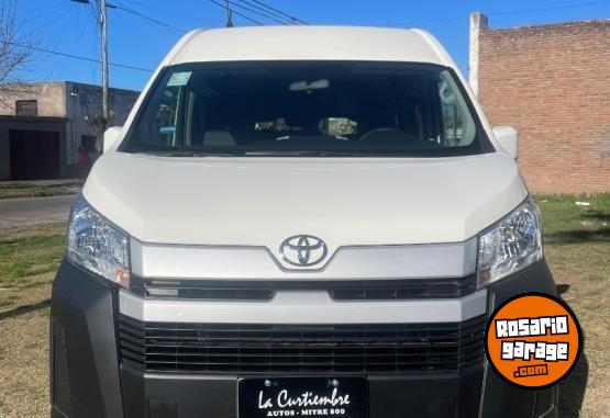 Utilitarios - Toyota Hiace 3A L2H2 2024 Diesel 100Km - En Venta