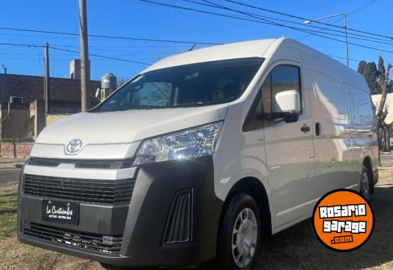 Utilitarios - Toyota Hiace 3A L2H2 2024 Diesel 100Km - En Venta