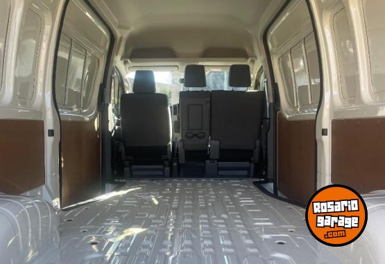 Utilitarios - Toyota Hiace 3A L2H2 2024 Diesel 100Km - En Venta