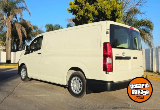 Utilitarios - Toyota Hiace 2024 Diesel 0Km - En Venta