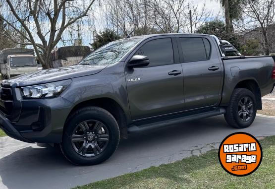 Camionetas - Toyota Hilux Sr 2022 Diesel 37500Km - En Venta