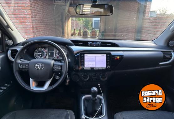 Camionetas - Toyota Hilux Sr 2022 Diesel 37500Km - En Venta