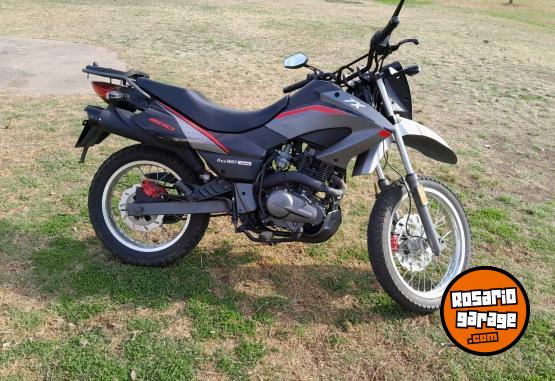 Motos - Zanella TX200 2013 Nafta 12500Km - En Venta