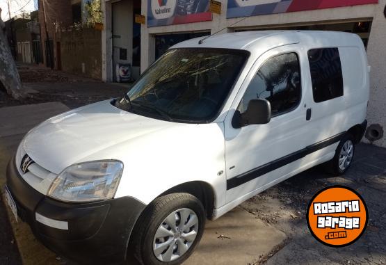 Utilitarios - Peugeot Partner Familiar 7 plazas 2017 Diesel 82000Km - En Venta