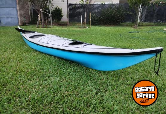 Deportes Náuticos - Vendo Kayak Paran, con Remo marca Matrix. - En Venta