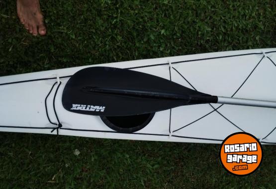 Deportes Náuticos - Vendo Kayak Paran, con Remo marca Matrix. - En Venta