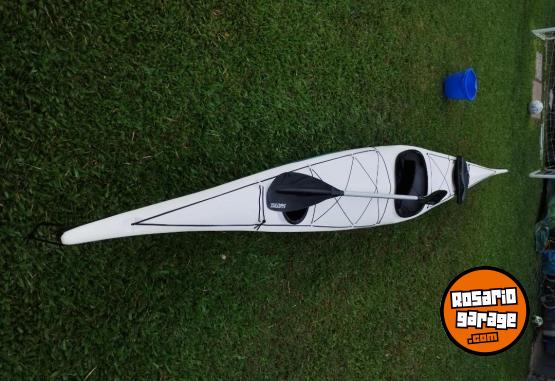 Deportes Náuticos - Vendo Kayak Paran, con Remo marca Matrix. - En Venta