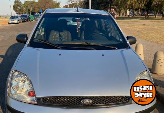 Autos - Ford FIesta 2004 Nafta 300000Km - En Venta